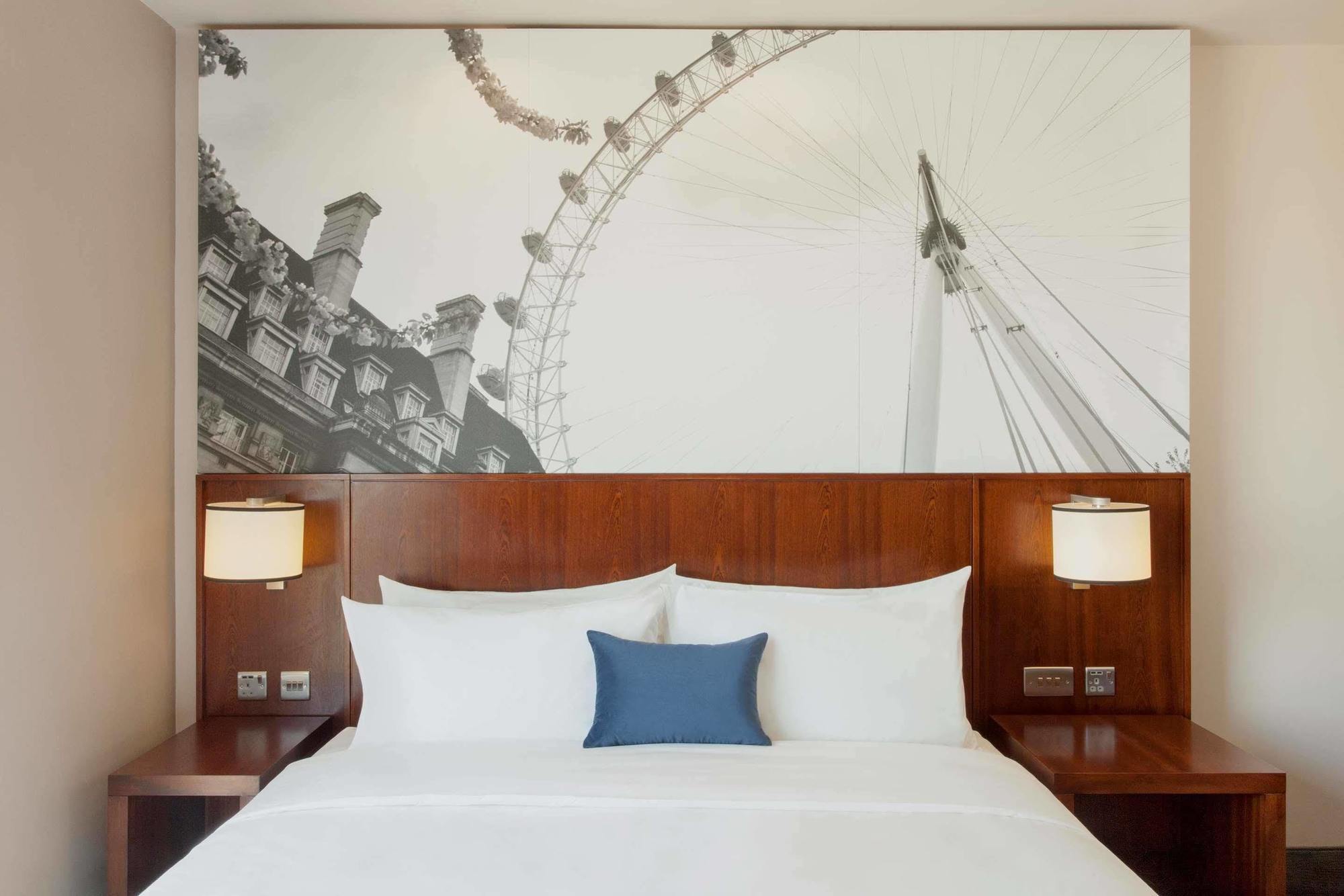 Hyatt Place West London Hotel